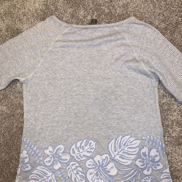 Tommy Bahama Floral Gray & Blue Top - Picture 9 of 9